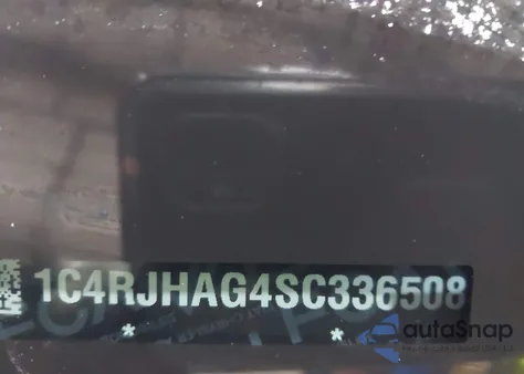 2025 Jeep Grand Cherokee Altitude X 4X4 from USA, damaged, VIN 1C4RJHAG4SC336508